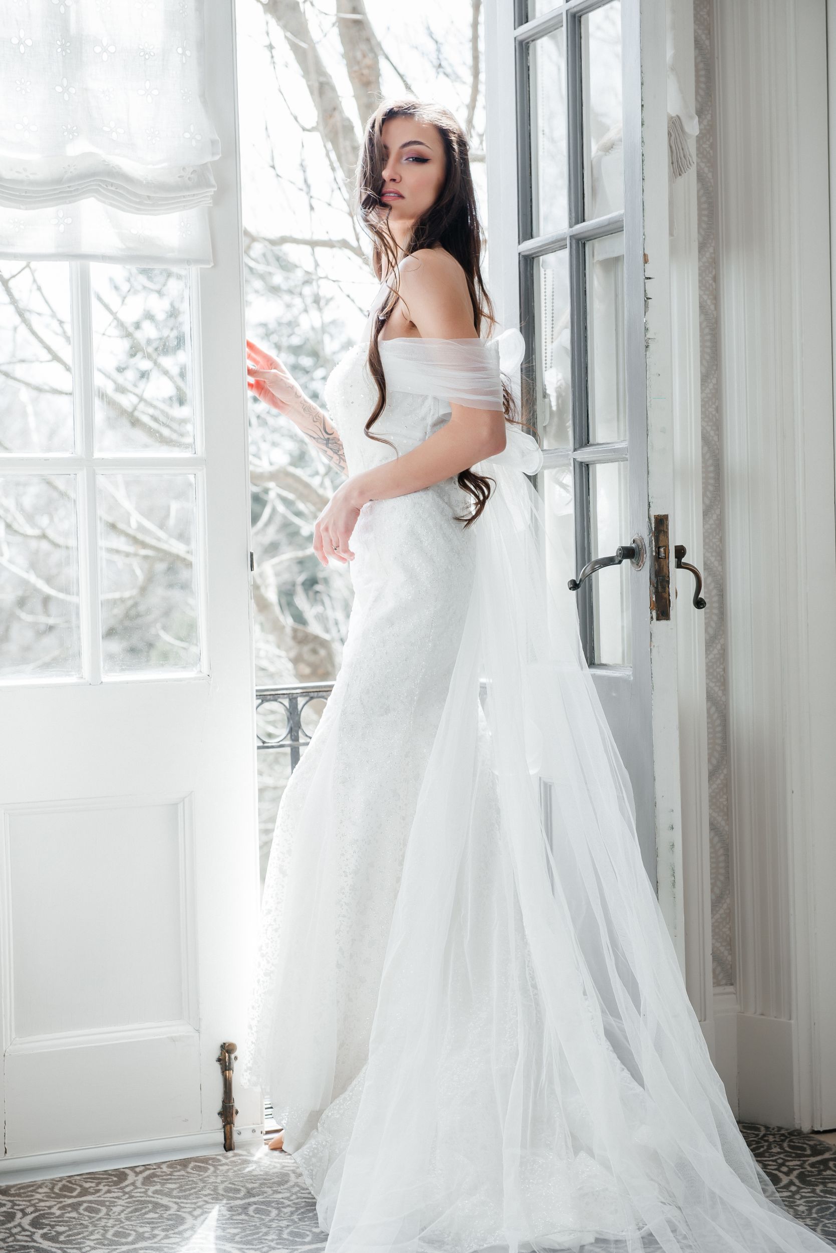 Feel like a star on your special day with the Star of Bethlehem wedding gown for rent in Toronto. This mermaid-style gown features a stunning silver tone, perfect for any luxurious wedding.